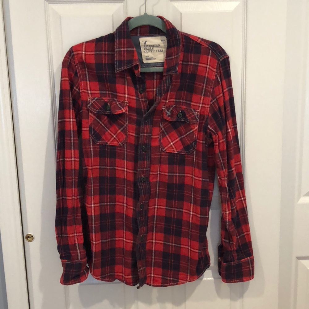 Men’s red/navy checkered flannel